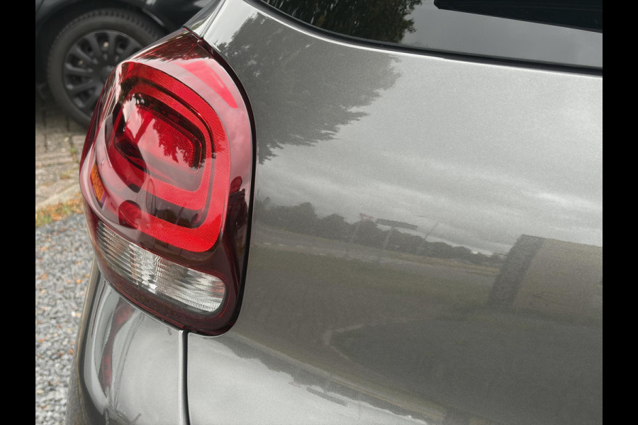 Citroën C3 1.2 PureTech S&S Shine D-riem vv in 02-2025 l 1e Eigenaar l Dealer Onderhouden l 110pk l Navi l Camera l Carplay l Clima l Cruise l Lm velgen l 6 Bak l Rijstrooksensor l Pdc l N.A.P l Apk tot 03-2027