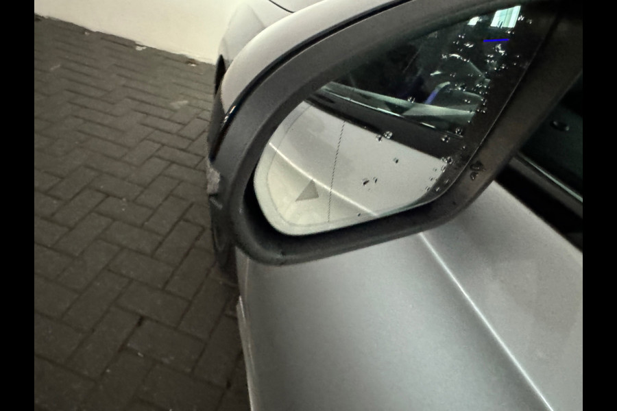 Mercedes-Benz A-Klasse 180 Business Solution AMG Pano|Stoelverwarming|Camera|Lane Assist|BlindSpot