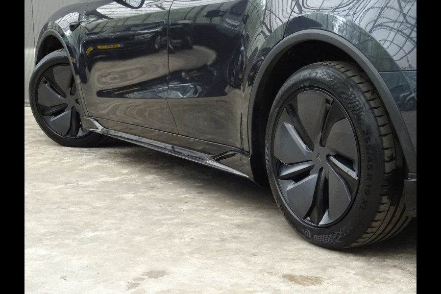 Tesla Model Y Premium Long Range RWD 78.1 kWh * EYE-CATCHER !!