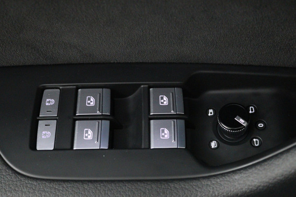 Audi A6 Avant 55 TFSI e quattro Pro Line S Competition (PANORAMADAK, TREKHAAK, CAMERA, STOELVERWAMRING, ELEKT. STOELEN)