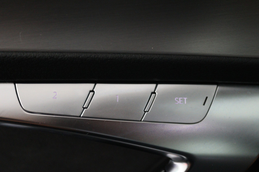 Audi A6 Avant 55 TFSI e quattro Pro Line S Competition (PANORAMADAK, TREKHAAK, CAMERA, STOELVERWAMRING, ELEKT. STOELEN)
