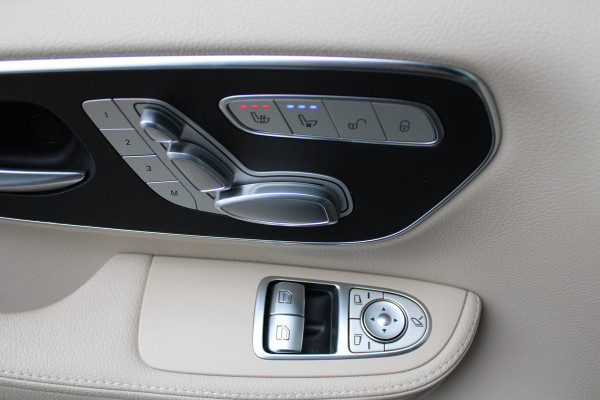 Mercedes-Benz Eqv 300 L2 / AMG / Panorama / Elec Stoelen / 7-Persoons / Burmester / Vol Opties / NIEUWSTAAT