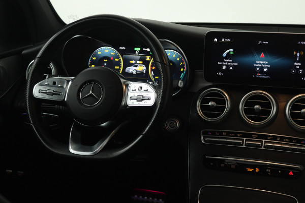 Mercedes-Benz GLC 300e 4MATIC Premium Plus (PANORAMADAK, SFEERVERLICHTING, CAMERA, ELEKT. STOELEN)