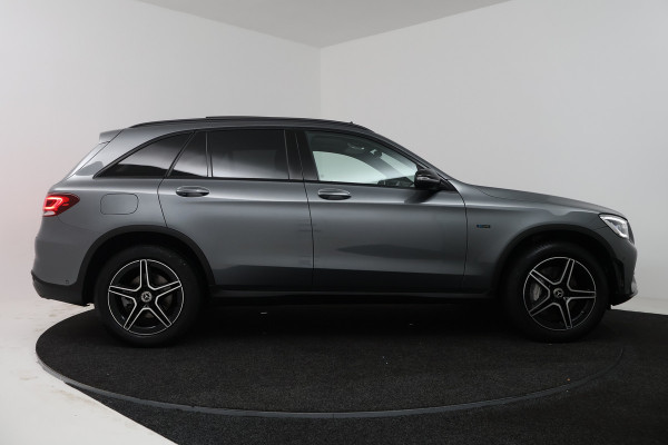 Mercedes-Benz GLC 300e 4MATIC Premium Plus (PANORAMADAK, SFEERVERLICHTING, CAMERA, ELEKT. STOELEN)