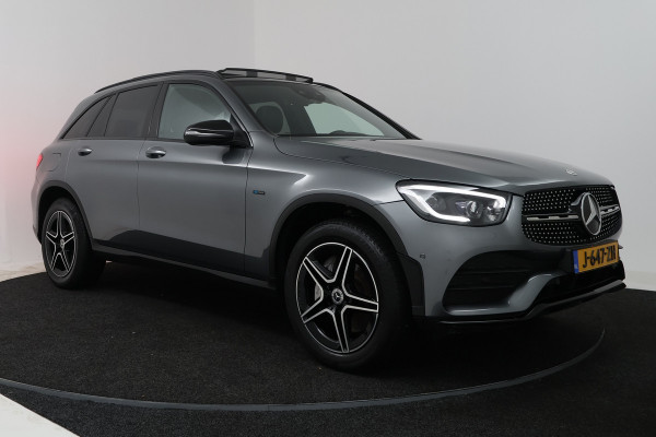Mercedes-Benz GLC 300e 4MATIC Premium Plus (PANORAMADAK, SFEERVERLICHTING, CAMERA, ELEKT. STOELEN)