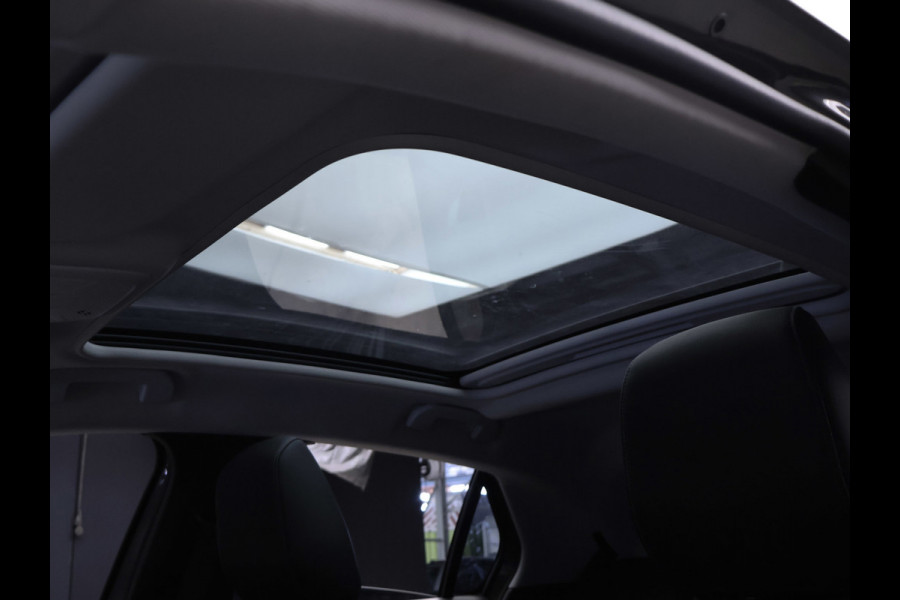 Opel Corsa 1.2 Edition Sport (PANORAMADAK,APPLE CARPLAY,NAVI,CAMERA,STOEL/STUURVERWARMING,LED,GETINT,SPORTSTOELEN,LM VELGEN)