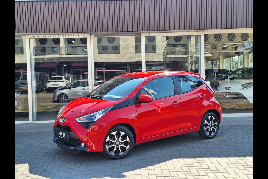 Toyota Aygo 1.0 VVT-i 5D x-joy | Apple CarPlay/Android auto, Lichtmetalen velgen, Airco, In hoogte verstelbare stoel, Parkeercamera