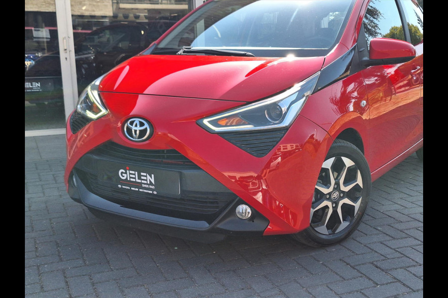 Toyota Aygo 1.0 VVT-i 5D x-joy | Apple CarPlay/Android auto, Lichtmetalen velgen, Airco, In hoogte verstelbare stoel, Parkeercamera