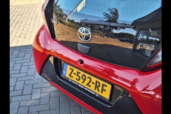 Toyota Aygo 1.0 VVT-i 5D x-joy | Apple CarPlay/Android auto, Lichtmetalen velgen, Airco, In hoogte verstelbare stoel, Parkeercamera