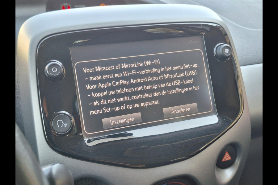 Toyota Aygo 1.0 VVT-i 5D x-joy | Apple CarPlay/Android auto, Lichtmetalen velgen, Airco, In hoogte verstelbare stoel, Parkeercamera