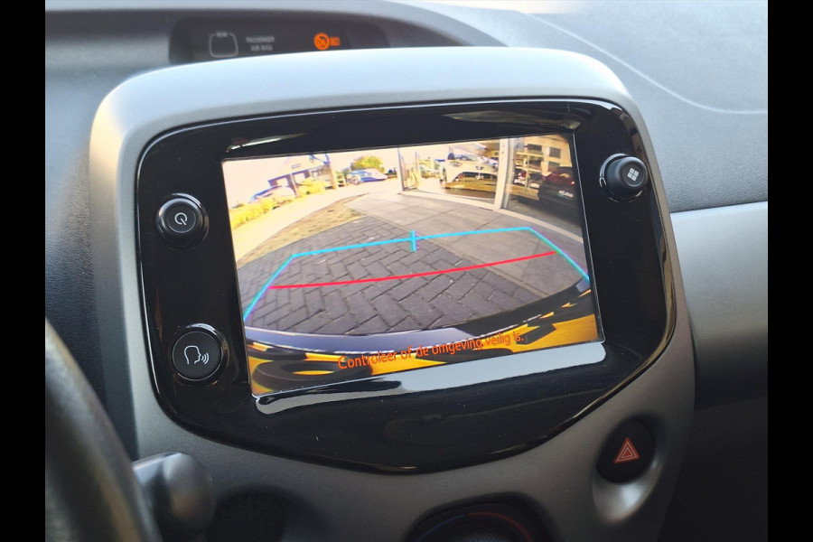 Toyota Aygo 1.0 VVT-i 5D x-joy | Apple CarPlay/Android auto, Lichtmetalen velgen, Airco, In hoogte verstelbare stoel, Parkeercamera