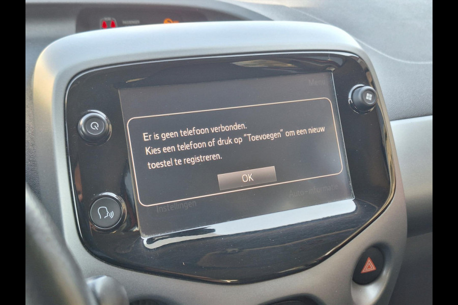 Toyota Aygo 1.0 VVT-i 5D x-joy | Apple CarPlay/Android auto, Lichtmetalen velgen, Airco, In hoogte verstelbare stoel, Parkeercamera