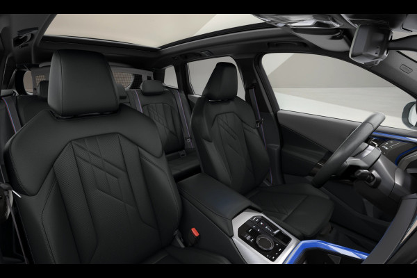 BMW X3 30e xDrive - M-Sport Pro - Pano - Trekhaak - Driving Ass Prof - Adaptief onderstel