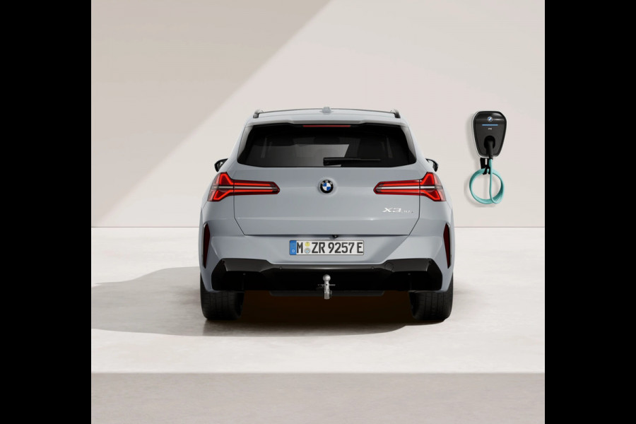 BMW X3 30e xDrive - M-Sport Pro - Pano - Trekhaak - Driving Ass Prof - Adaptief onderstel