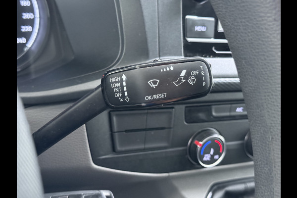 Volkswagen Transporter 2.0TDI D.C Dubbele Cabine 6-Pers. L2H1 28 Navi* Apple Carplay Android Mirror-Link Airco Bluetooth Cruise Control Pdc Euro 6 Betonplex Vloer Wandbetimmering Achterdeuren 1e Eigenaar