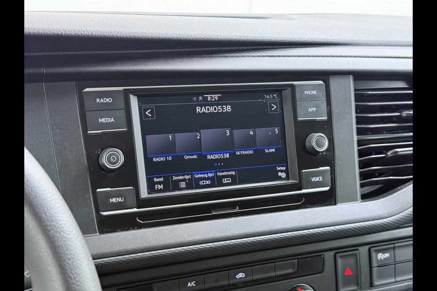 Volkswagen Transporter 2.0TDI D.C Dubbele Cabine 6-Pers. L2H1 28 Navi* Apple Carplay Android Mirror-Link Airco Bluetooth Cruise Control Pdc Euro 6 Betonplex Vloer Wandbetimmering Achterdeuren 1e Eigenaar