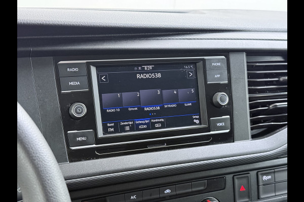 Volkswagen Transporter 2.0TDI D.C Dubbele Cabine 6-Pers. L2H1 28 Navi* Apple Carplay Android Mirror-Link Airco Bluetooth Cruise Control Pdc Euro 6 Betonplex Vloer Wandbetimmering Achterdeuren 1e Eigenaar