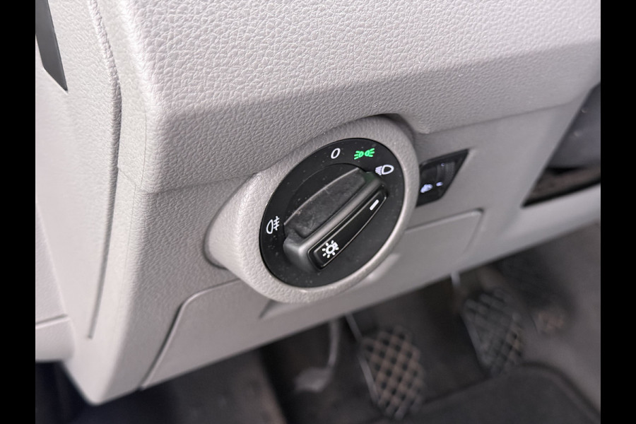 Volkswagen Transporter 2.0TDI D.C Dubbele Cabine 6-Pers. L2H1 28 Navi* Apple Carplay Android Mirror-Link Airco Bluetooth Cruise Control Pdc Euro 6 Betonplex Vloer Wandbetimmering Achterdeuren 1e Eigenaar