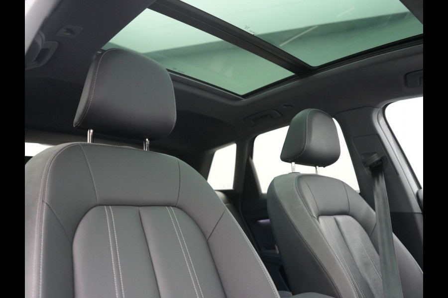 Audi Q4 e-tron 40 Advanced edition 77 kWh 204pk Dealer O.H. | Panodak | Adaptive Cruise | Camera | Apple Carplay | Navigatie | DAB | Virtual Cockpit | 19"L.M | Draadloze Telefoonlader |