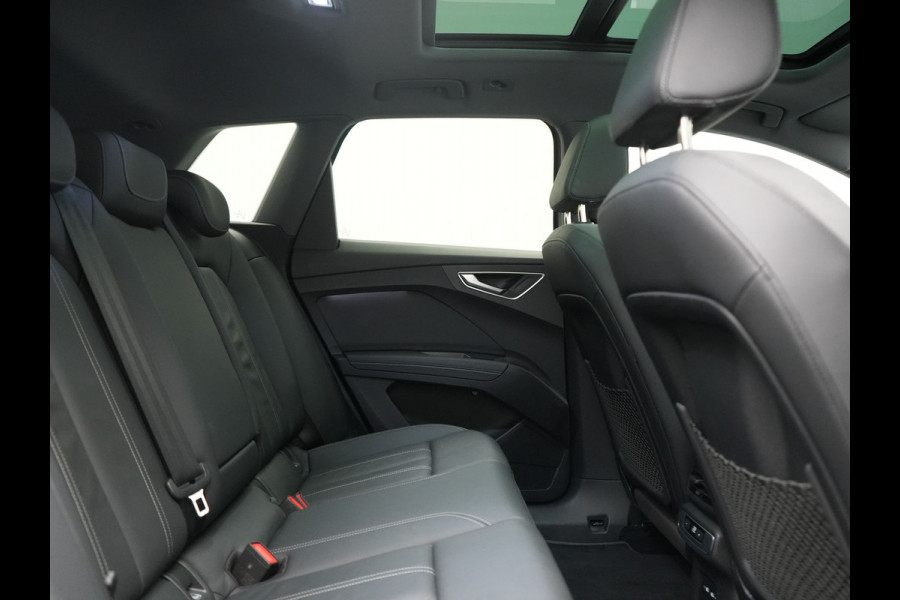Audi Q4 e-tron 40 Advanced edition 77 kWh 204pk Dealer O.H. | Panodak | Adaptive Cruise | Camera | Apple Carplay | Navigatie | DAB | Virtual Cockpit | 19"L.M | Draadloze Telefoonlader |