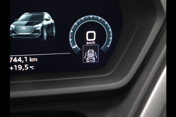 Audi Q4 e-tron 40 Advanced edition 77 kWh 204pk Dealer O.H. | Panodak | Adaptive Cruise | Camera | Apple Carplay | Navigatie | DAB | Virtual Cockpit | 19"L.M | Draadloze Telefoonlader |