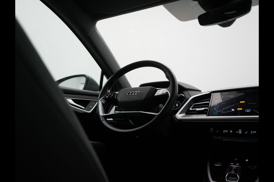 Audi Q4 e-tron 40 Advanced edition 77 kWh 204pk Dealer O.H. | Panodak | Adaptive Cruise | Camera | Apple Carplay | Navigatie | DAB | Virtual Cockpit | 19"L.M | Draadloze Telefoonlader |