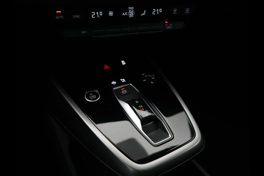 Audi Q4 e-tron 40 Advanced edition 77 kWh 204pk Dealer O.H. | Panodak | Adaptive Cruise | Camera | Apple Carplay | Navigatie | DAB | Virtual Cockpit | 19"L.M | Draadloze Telefoonlader |