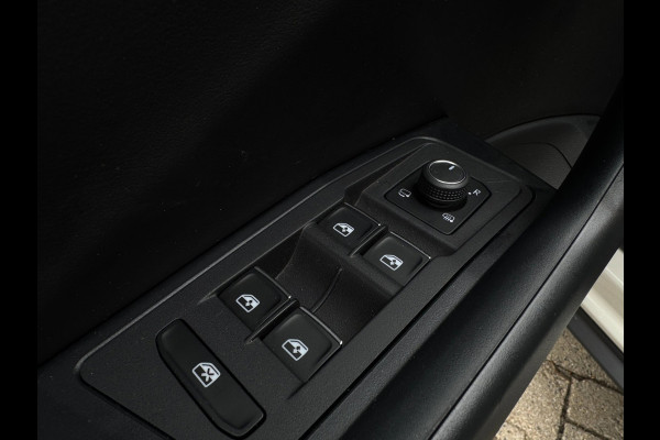 Volkswagen T-Roc 1.0 TSI Style IQ-Light / Ascot Grey / Carplay / ACC / ECC / PDC / Stoelverwarming