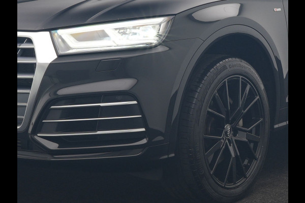Audi Q5 50 TFSI e Quattro S Line PHEV 300pk | Trekhaak af Fabriek | Head Up | Camera | Voorstoelen Verwarmd | Apple Carplay | Navigatie | Virtual | Plug in Hybrid