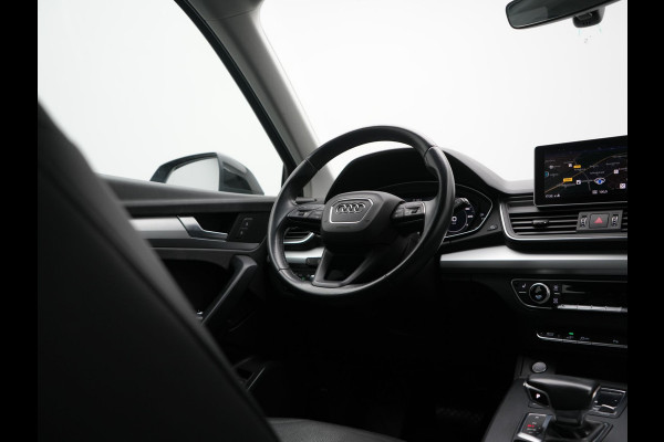 Audi Q5 50 TFSI e Quattro S Line PHEV 300pk | Trekhaak af Fabriek | Head Up | Camera | Voorstoelen Verwarmd | Apple Carplay | Navigatie | Virtual | Plug in Hybrid