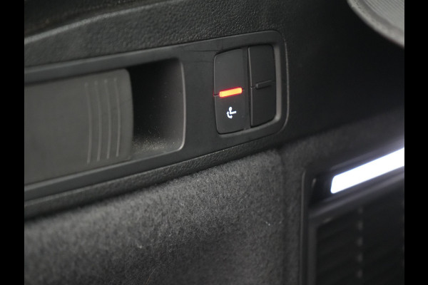 Audi Q5 50 TFSI e Quattro S Line PHEV 300pk | Trekhaak af Fabriek | Head Up | Camera | Voorstoelen Verwarmd | Apple Carplay | Navigatie | Virtual | Plug in Hybrid