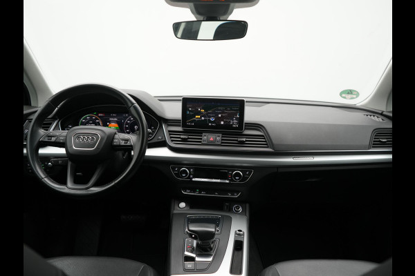 Audi Q5 50 TFSI e Quattro S Line PHEV 300pk | Trekhaak af Fabriek | Head Up | Camera | Voorstoelen Verwarmd | Apple Carplay | Navigatie | Virtual | Plug in Hybrid