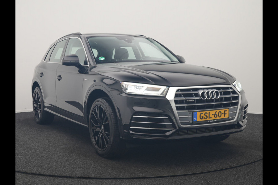 Audi Q5 50 TFSI e Quattro S Line PHEV 300pk | Trekhaak af Fabriek | Head Up | Camera | Voorstoelen Verwarmd | Apple Carplay | Navigatie | Virtual | Plug in Hybrid
