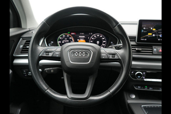 Audi Q5 50 TFSI e Quattro S Line PHEV 300pk | Trekhaak af Fabriek | Head Up | Camera | Voorstoelen Verwarmd | Apple Carplay | Navigatie | Virtual | Plug in Hybrid