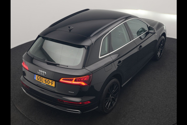 Audi Q5 50 TFSI e Quattro S Line PHEV 300pk | Trekhaak af Fabriek | Head Up | Camera | Voorstoelen Verwarmd | Apple Carplay | Navigatie | Virtual | Plug in Hybrid