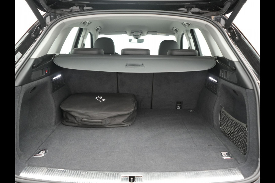 Audi Q5 50 TFSI e Quattro S Line PHEV 300pk | Trekhaak af Fabriek | Head Up | Camera | Voorstoelen Verwarmd | Apple Carplay | Navigatie | Virtual | Plug in Hybrid
