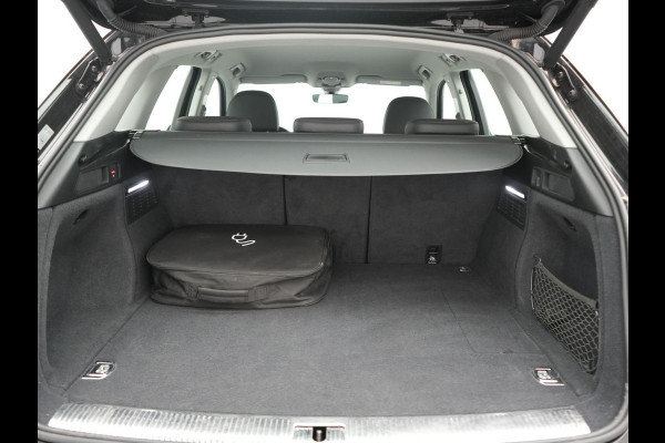Audi Q5 50 TFSI e Quattro S Line PHEV 300pk | Trekhaak af Fabriek | Head Up | Camera | Voorstoelen Verwarmd | Apple Carplay | Navigatie | Virtual | Plug in Hybrid