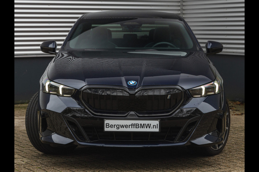 BMW i5 eDrive40 M-Sport Pro - Pano - Driving + Parking Ass Prof - Bowers & Wilkins - Stoelventilatie