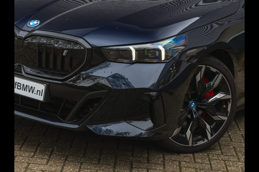 BMW i5 eDrive40 M-Sport Pro - Pano - Driving + Parking Ass Prof - Bowers & Wilkins - Stoelventilatie