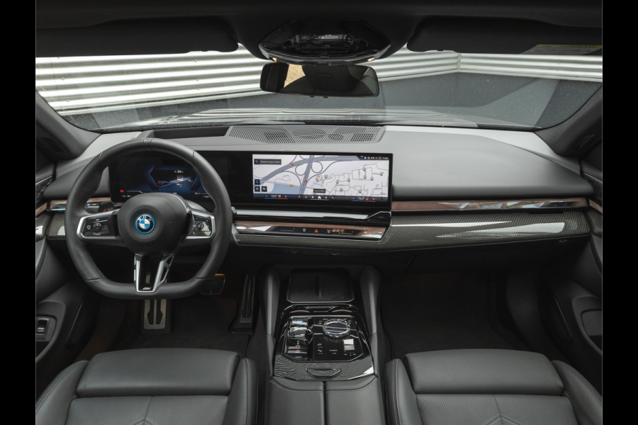 BMW i5 eDrive40 M-Sport Pro - Pano - Driving + Parking Ass Prof - Bowers & Wilkins - Stoelventilatie