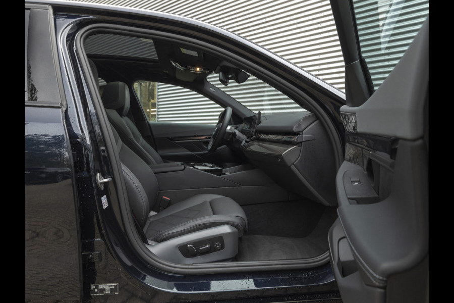 BMW i5 eDrive40 M-Sport Pro - Pano - Driving + Parking Ass Prof - Bowers & Wilkins - Stoelventilatie