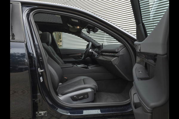 BMW i5 eDrive40 M-Sport Pro - Pano - Driving + Parking Ass Prof - Bowers & Wilkins - Stoelventilatie