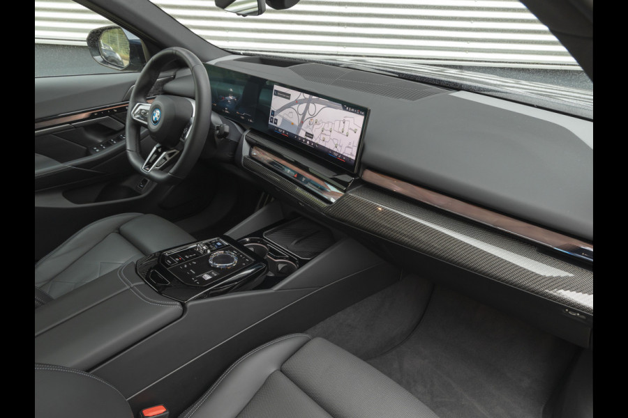 BMW i5 eDrive40 M-Sport Pro - Pano - Driving + Parking Ass Prof - Bowers & Wilkins - Stoelventilatie