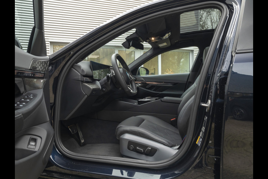 BMW i5 eDrive40 M-Sport Pro - Pano - Driving + Parking Ass Prof - Bowers & Wilkins - Stoelventilatie