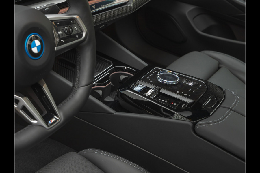 BMW i5 eDrive40 M-Sport Pro - Pano - Driving + Parking Ass Prof - Bowers & Wilkins - Stoelventilatie