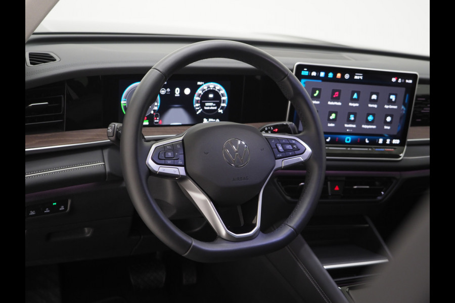 Volkswagen Tayron 1.5 eHybrid Elegance 272PK | Leder/Alcantara | Trekhaak | Massage | 360 | Keyless | Adaptive Cruise | Sfeerlicht
