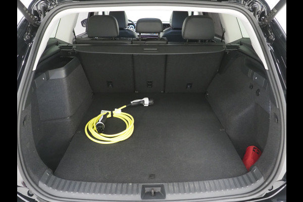 Volkswagen Tayron 1.5 eHybrid Elegance 272PK | Leder/Alcantara | Trekhaak | Massage | 360 | Keyless | Adaptive Cruise | Sfeerlicht