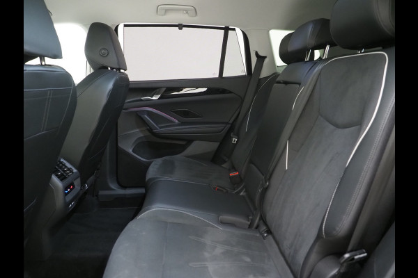 Volkswagen Tayron 1.5 eHybrid Elegance 272PK | Leder/Alcantara | Trekhaak | Massage | 360 | Keyless | Adaptive Cruise | Sfeerlicht