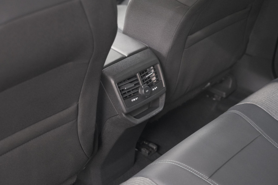 Peugeot 3008 1.6 Plug-in HYbrid 225 Allure | Camera | Dodehoekdetectie | Navigatie | Apple Carplay
