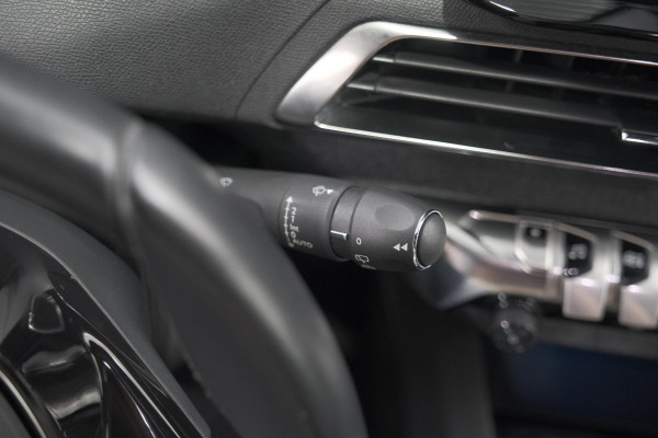 Peugeot 3008 1.6 Plug-in HYbrid 225 Allure | Camera | Dodehoekdetectie | Navigatie | Apple Carplay
